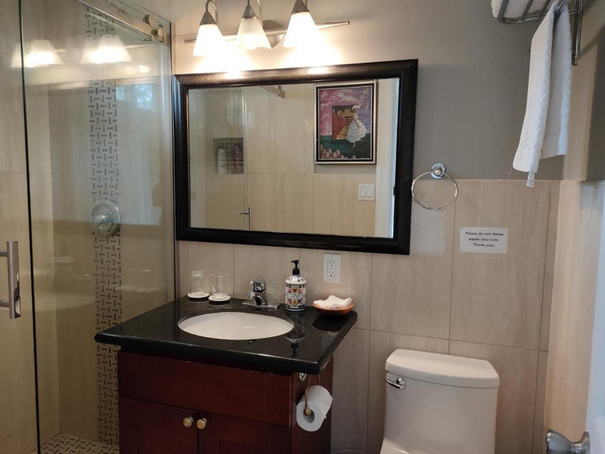 Semi Centre House Ξενοδοχείο White Rock Εξωτερικό φωτογραφία