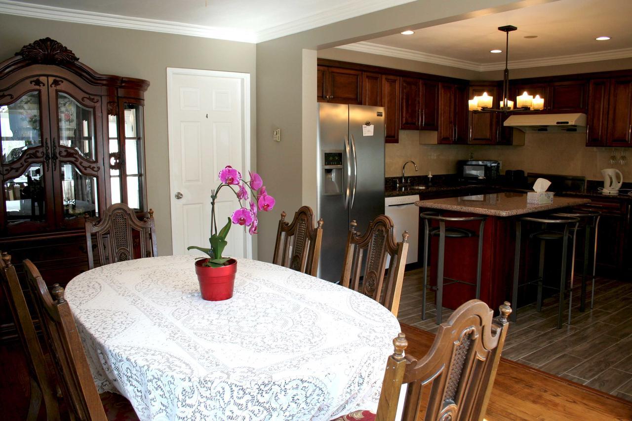 Semi Centre House Ξενοδοχείο White Rock Εξωτερικό φωτογραφία